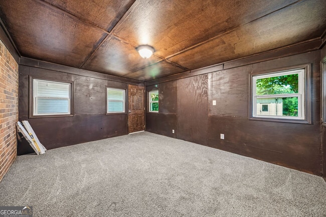 Building Photo - 3940 Hubert Dr