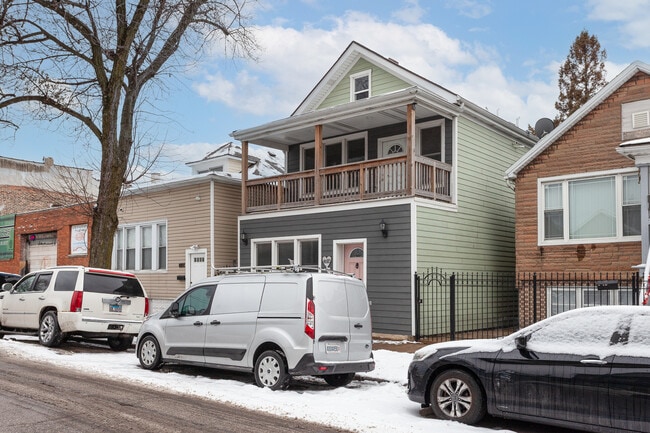 Building Photo - 4610 S Marshfield Ave