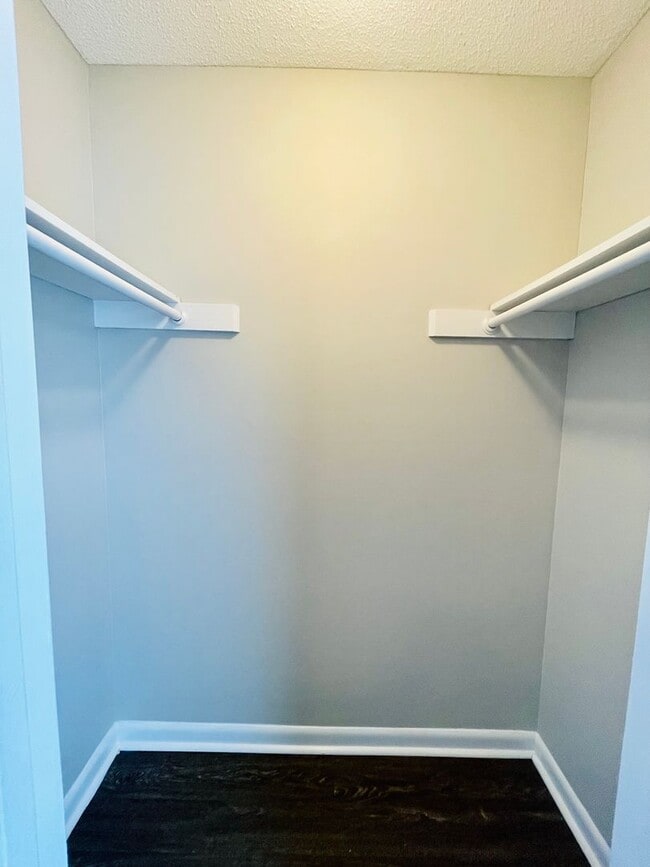 Building Photo - 2bd/1.5ba townhome super close to CCU/CMC/...