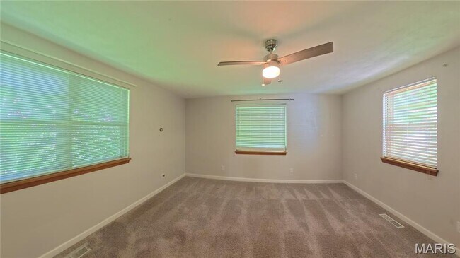 Building Photo - 207 Marilyn Dr