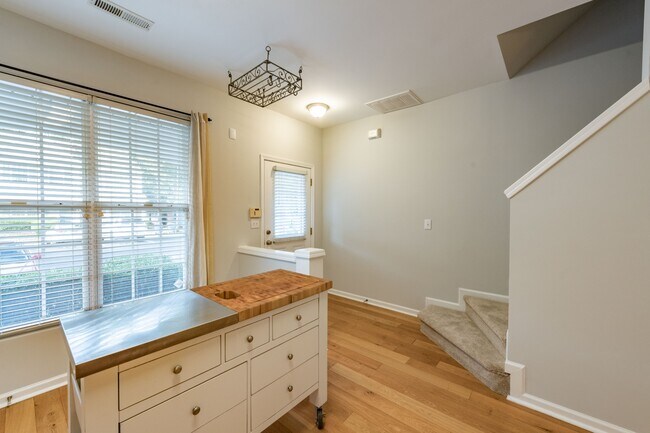 Building Photo - 1732 Sorrell Brook Way