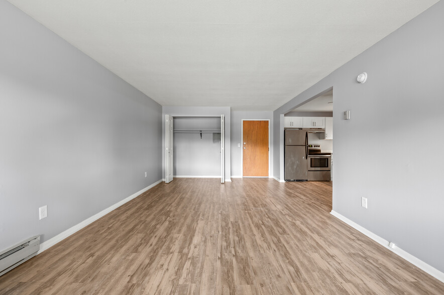 Building Photo - Pembrooke Court Apartments