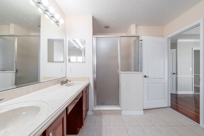 Building Photo - 14644 Cableshire Way
