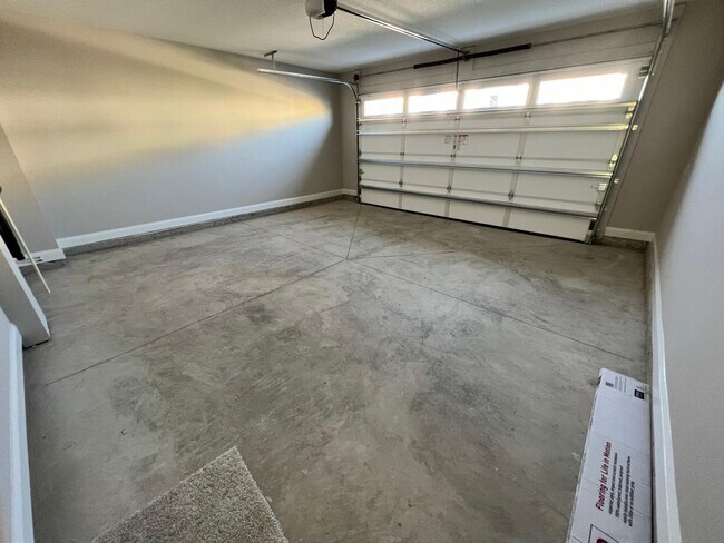 Building Photo - 11352 Newtonian Blvd