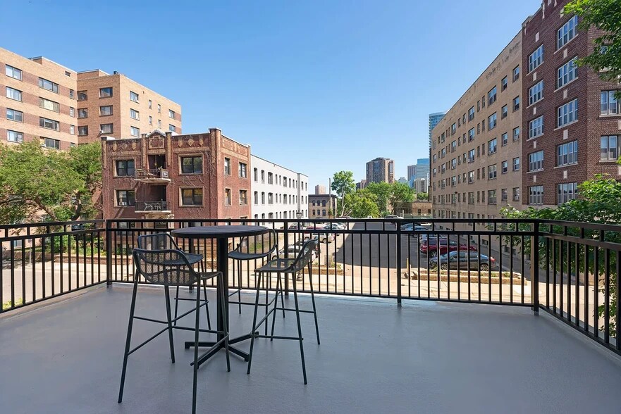 Building Photo - 301 Oak Grove St
