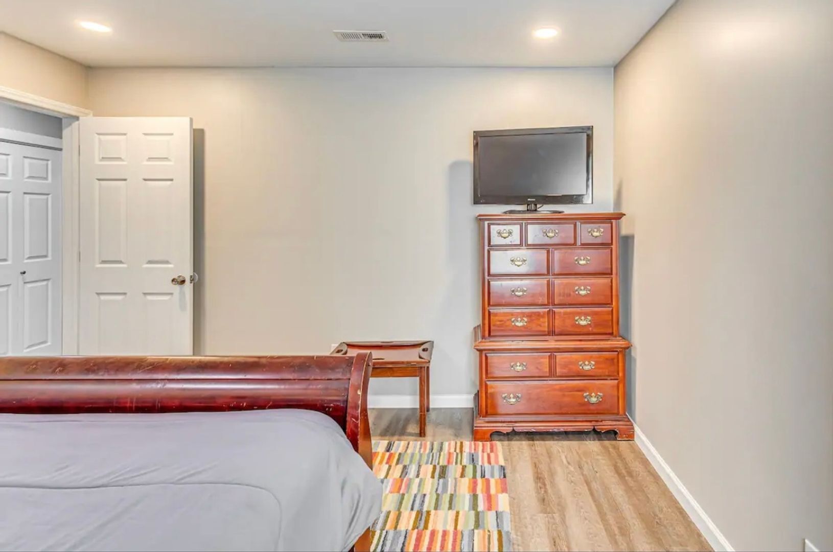 Building Photo - 208 E Columbus St