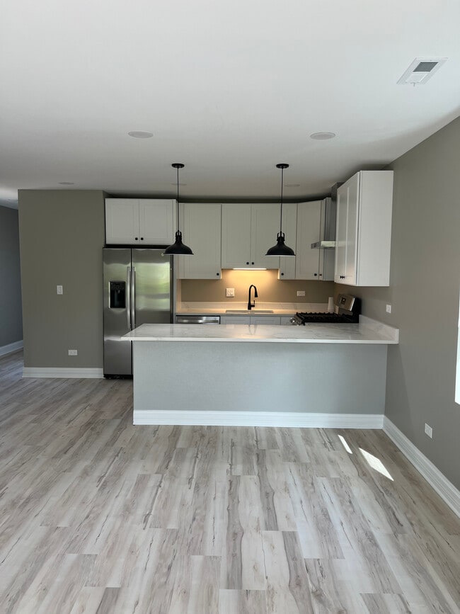 Building Photo - 1127 N Parkside Ave