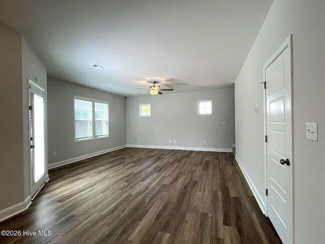 Building Photo - 143 Lonesome Glory Dr