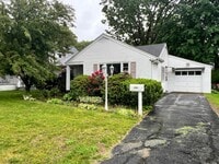 Building Photo - Single Family Home for Rent in Longmeadow!
