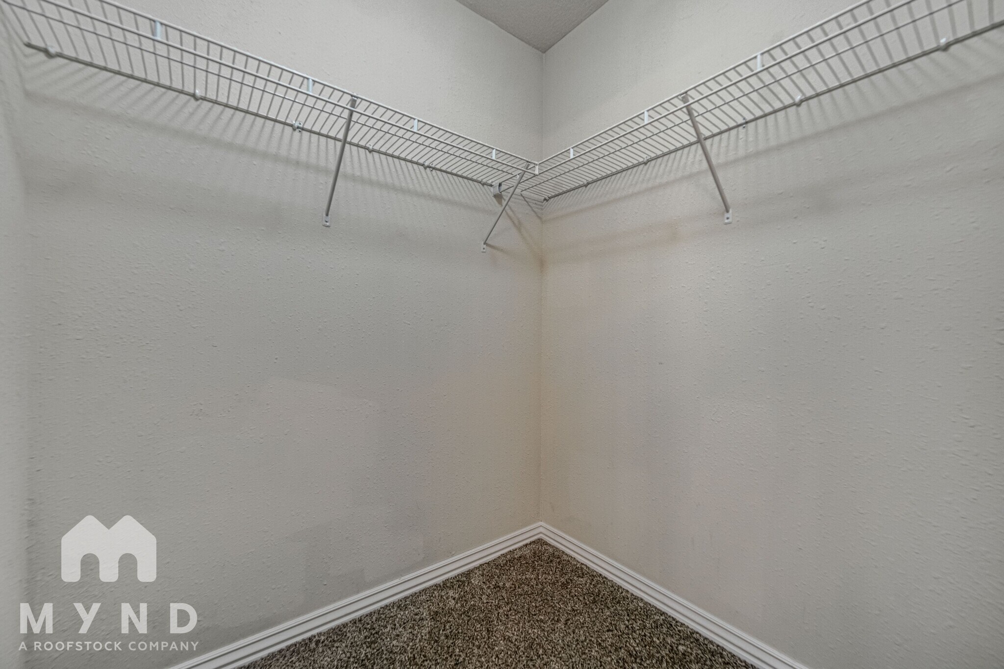 Building Photo - 120 N Peach Brook