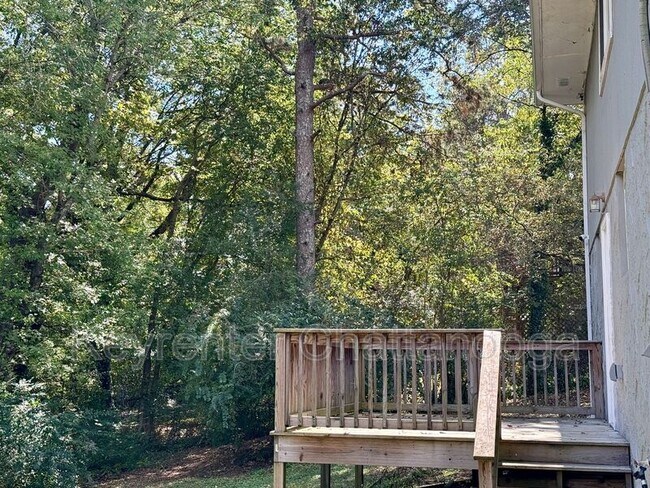 Building Photo - 7813 Holiday Hills Cir