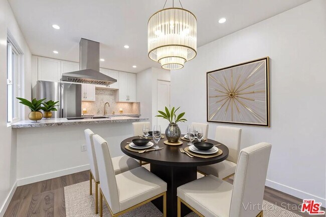 Building Photo - 144 S La Peer Dr