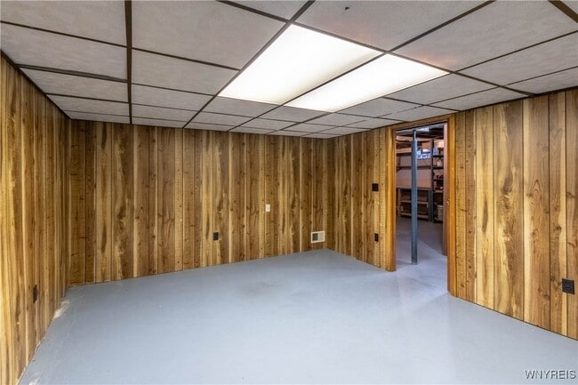 Building Photo - 194 Boncroft Dr