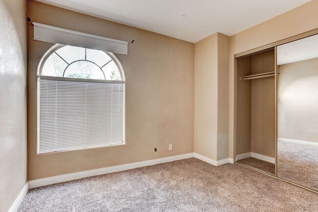 Building Photo - 3661 Renovah St