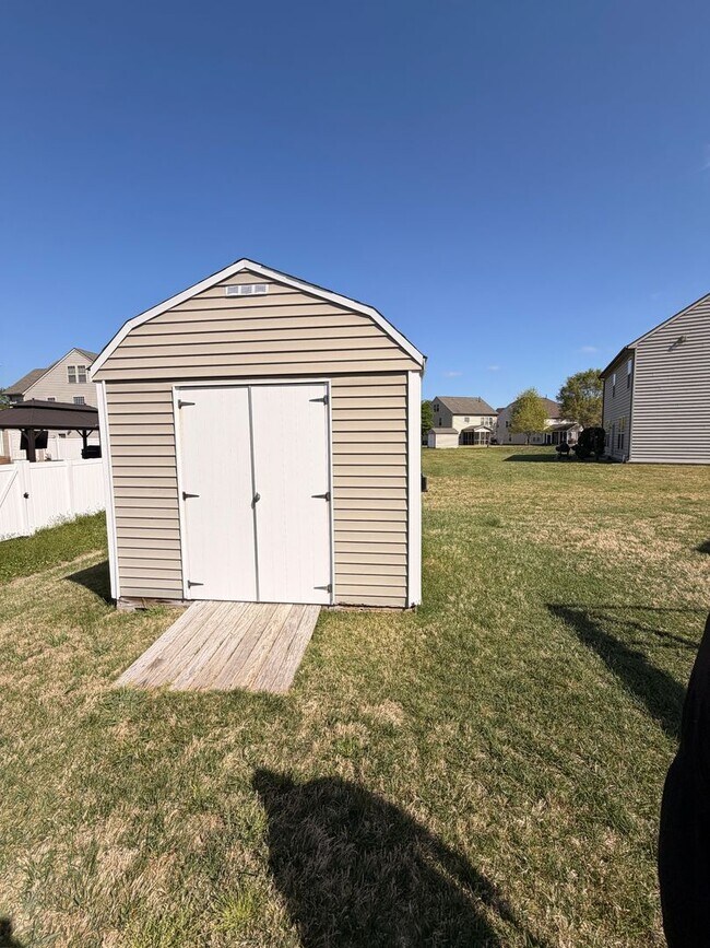 Building Photo - 42 Kilverstone Way