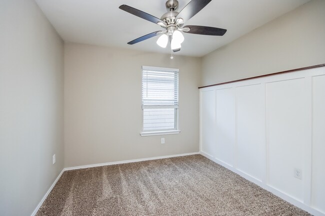 Building Photo - 4411 Windmill Run Dr