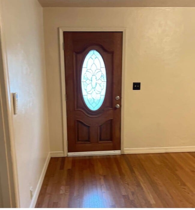 Building Photo - Charming Eastside Olympia Home Move-in goal June 5th .