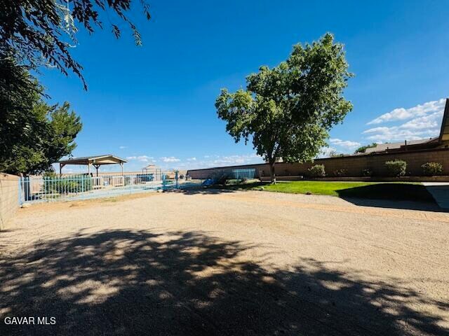 Building Photo - 42636 Roadrunner Way