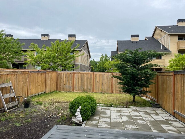 Building Photo - Spacious Vancouver Home in Cul-De-Sac With A Loft & Premium Deck!