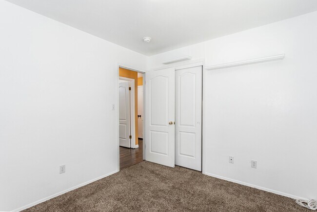 Building Photo - 5012 Hartwick Ct
