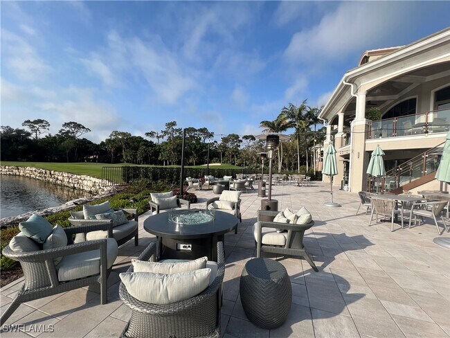 Building Photo - 2295 Carrington Ct