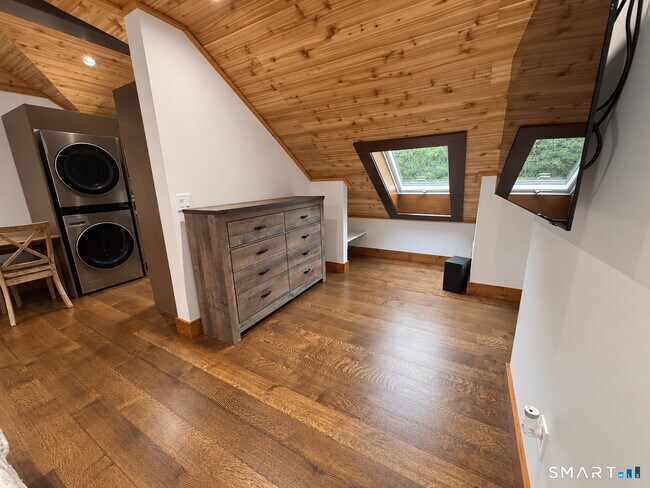 Building Photo - 12 Cedarstone Road