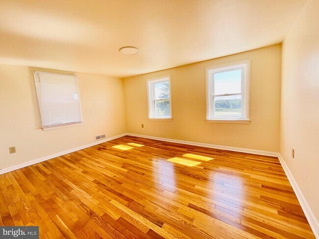 Building Photo - 288 Oxford Rd