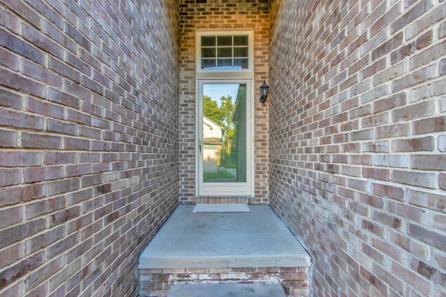 Building Photo - 23188 Potomac Cir