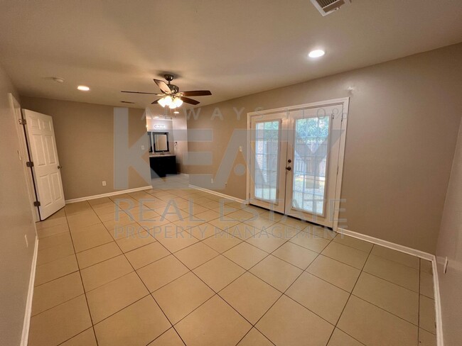 Building Photo - COMING SOON! 3 Bedroom Home in Fox Run!