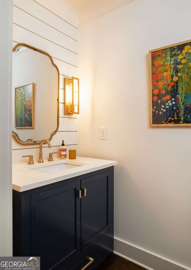 Building Photo - 318 Ashburton Ave SE