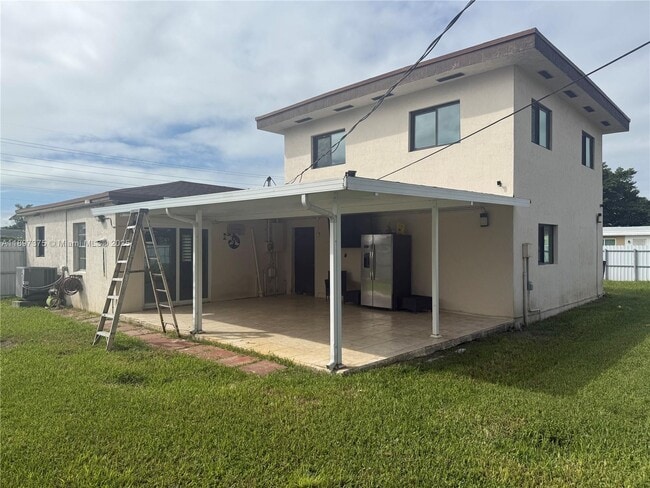 Building Photo - 10865 Gibson Dr