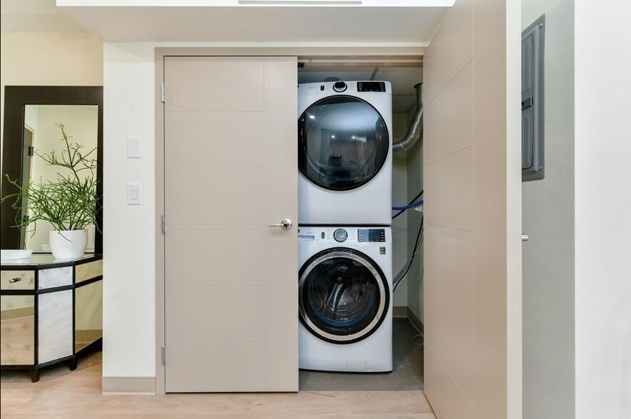 Building Photo - 400 Dorchester St