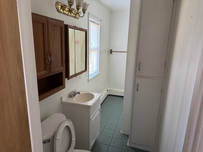 Building Photo - 608 W Michigan Ave