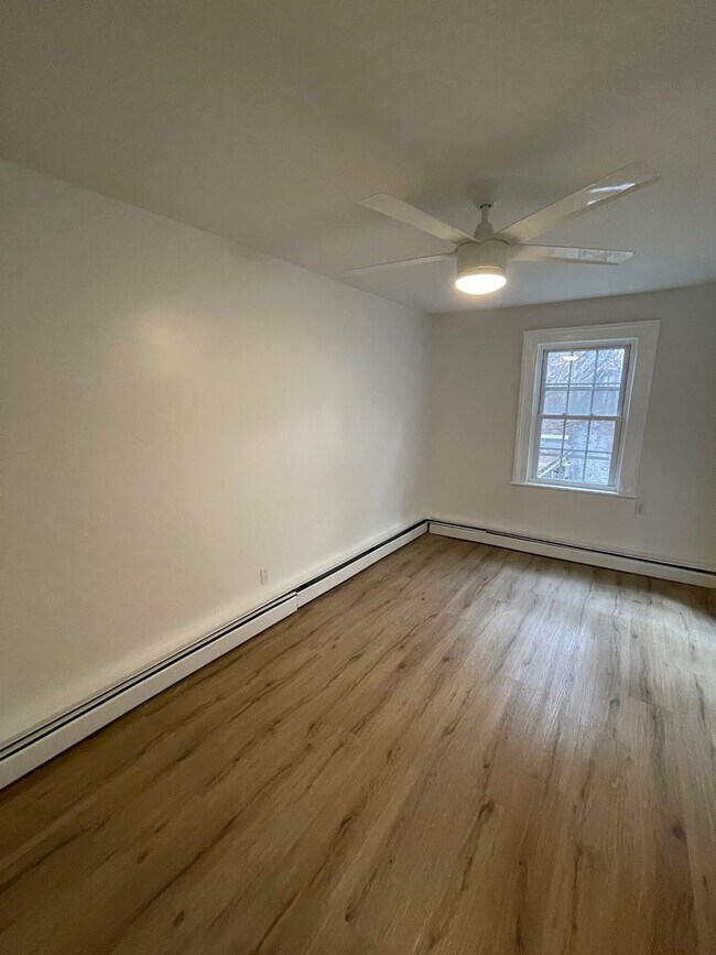 Building Photo - 305 Liberty St