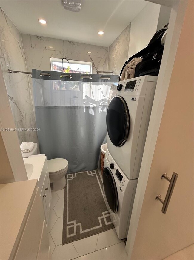 Building Photo - 8000 SW 19th St