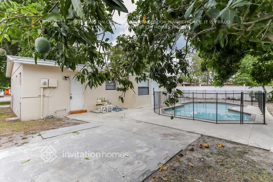 Building Photo - 241 N 69th Ave