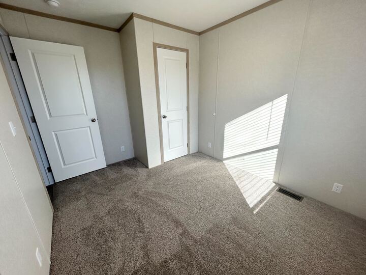 Building Photo - 29773 W Deerfield Ct