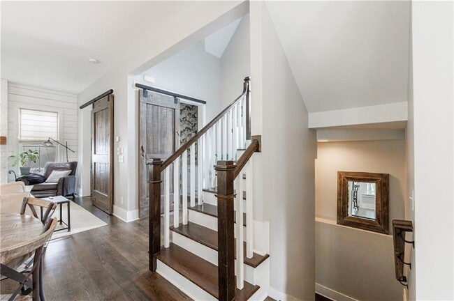 Building Photo - 1000 Loliver Ln