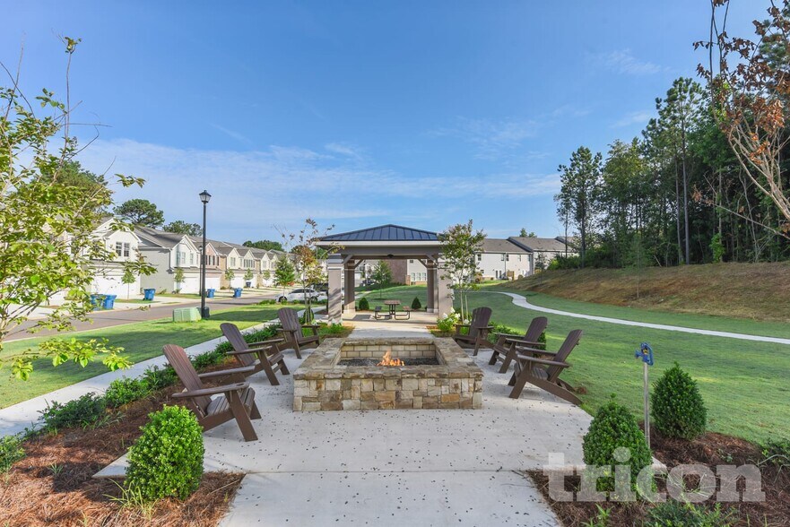 Building Photo - 559 Trickum Hill Dr