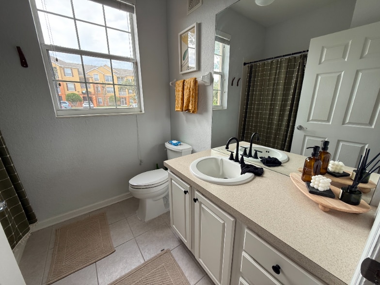 Building Photo - 6380 Contessa Dr