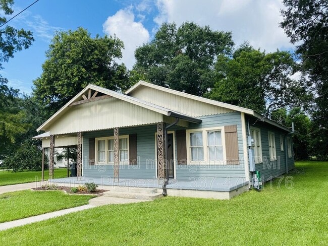 Building Photo - 306 S Lee Ave