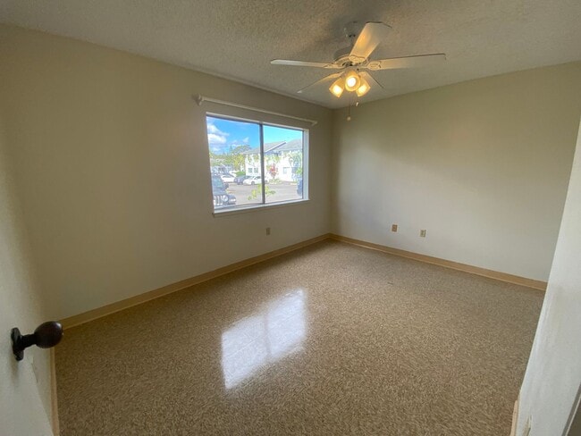 Building Photo - 95-1013 Ainamakua Dr. #73