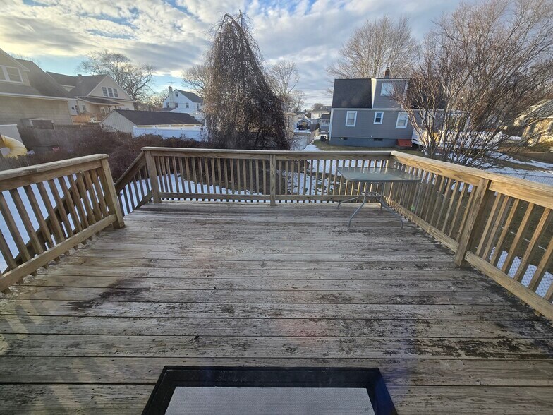 Building Photo - 32 Monroe St