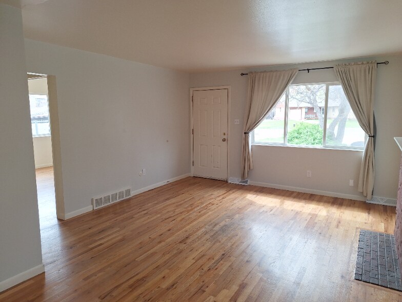 Building Photo - 2172 Reed Dr