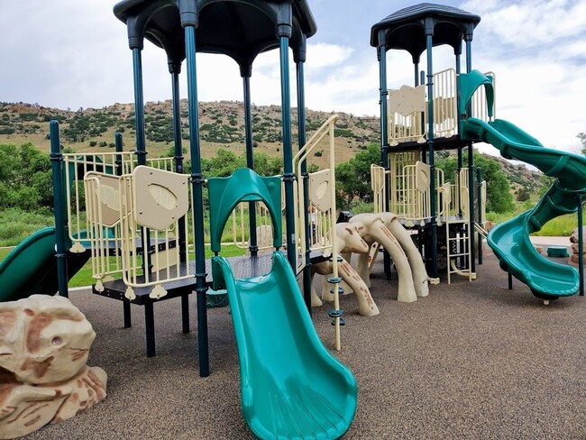 Building Photo - Beautiful 3-Bedroom Home Near Ken Caryl, Parks & Schools!!Available Now!!