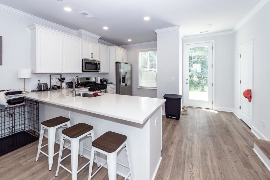 Building Photo - 531 Green Fern Dr