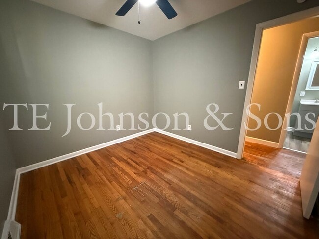 Building Photo - Charming 4 Bedroom in Winston Salem