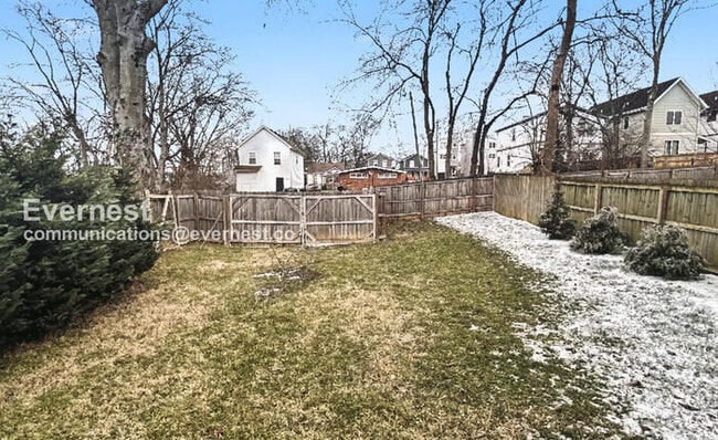 Building Photo - 4 Bed/2.5 Bath Home with Garage / Pet-Friendly / Available Now!