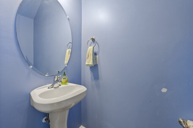 Building Photo - 338 Camerton Ln