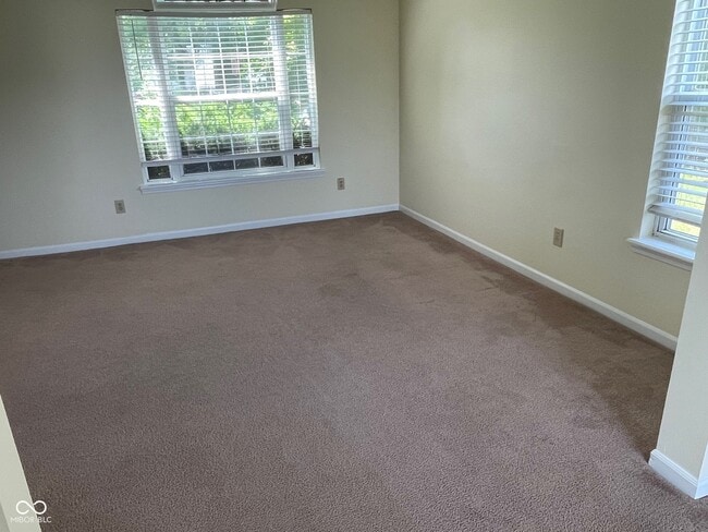 Building Photo - 5806 Tanager Ln